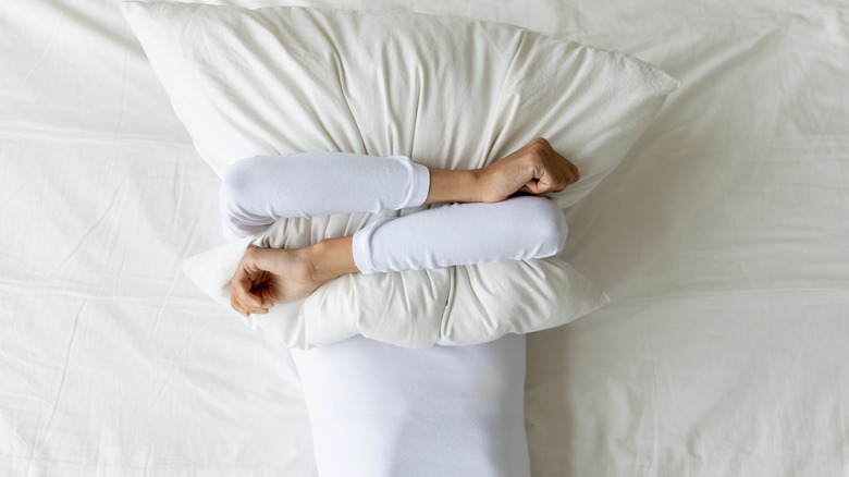 Nằm mơ thấy rụng răng đánh con gì thì thắng lớn?