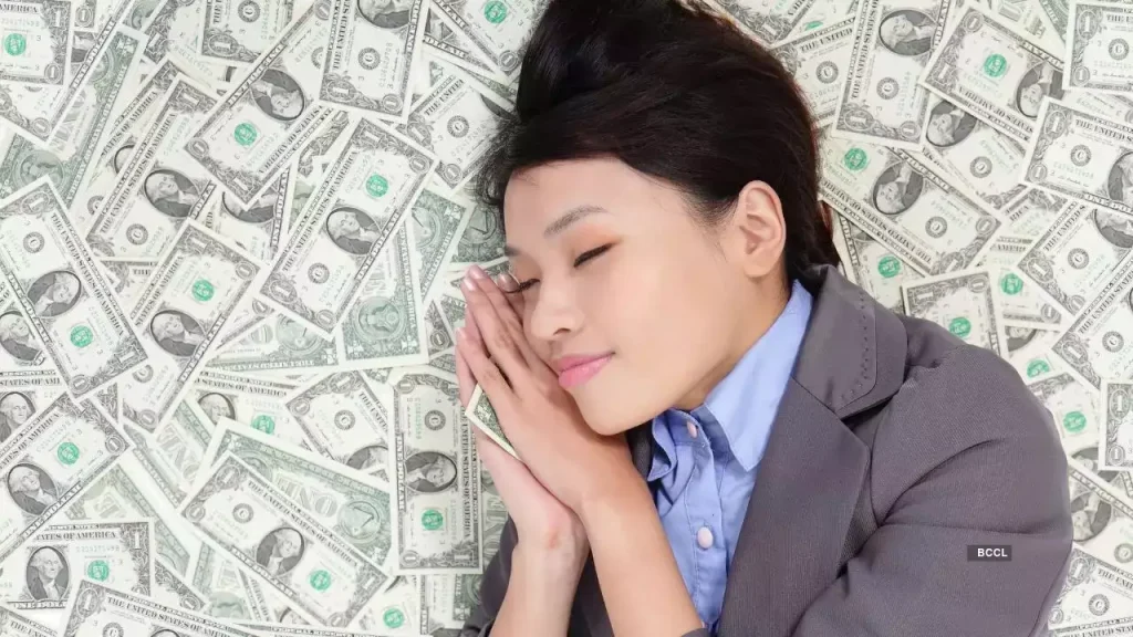 Người quen cho tiền trong mộng chưa hẳn là điều tốt